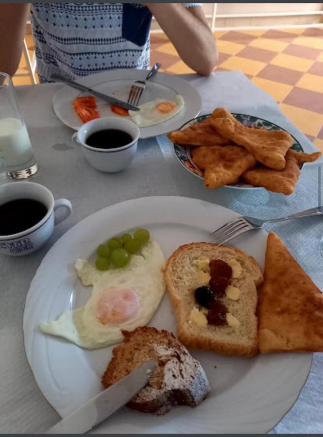 Hotel Vila Nino Berat Buitenkant foto