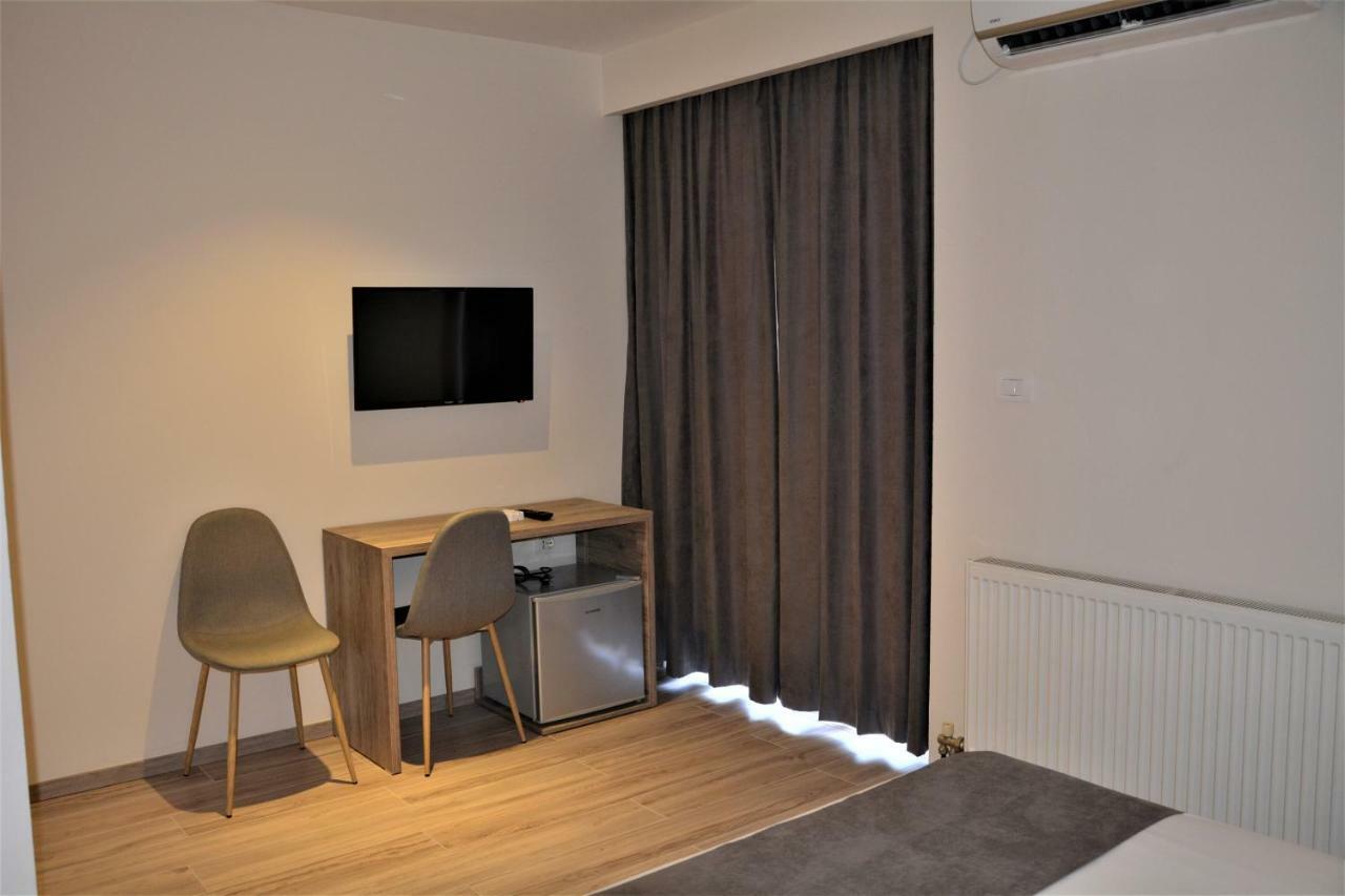 Hotel Vila Nino Berat Buitenkant foto