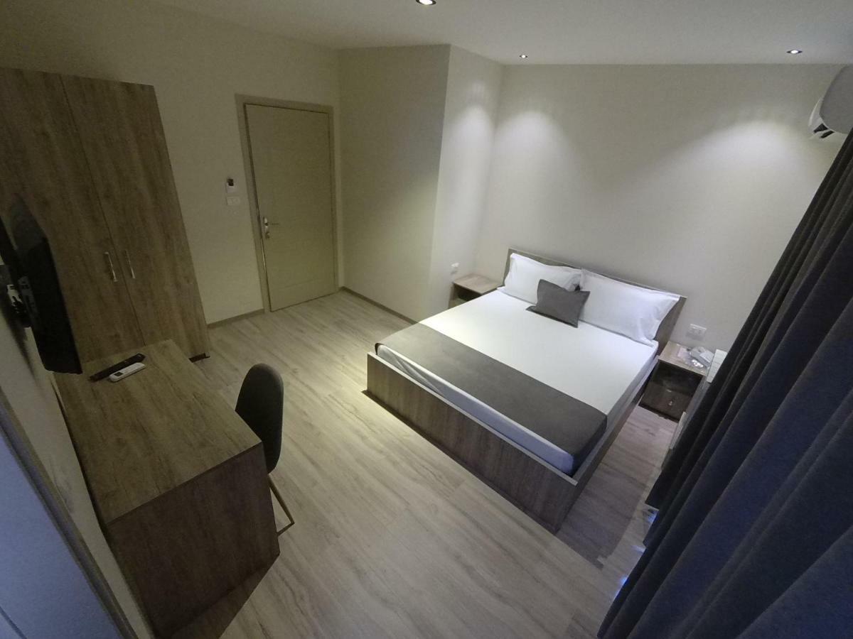 Hotel Vila Nino Berat Buitenkant foto