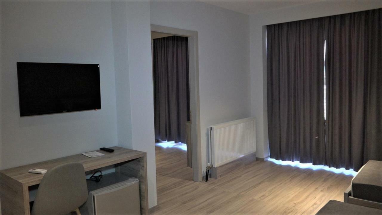 Hotel Vila Nino Berat Buitenkant foto