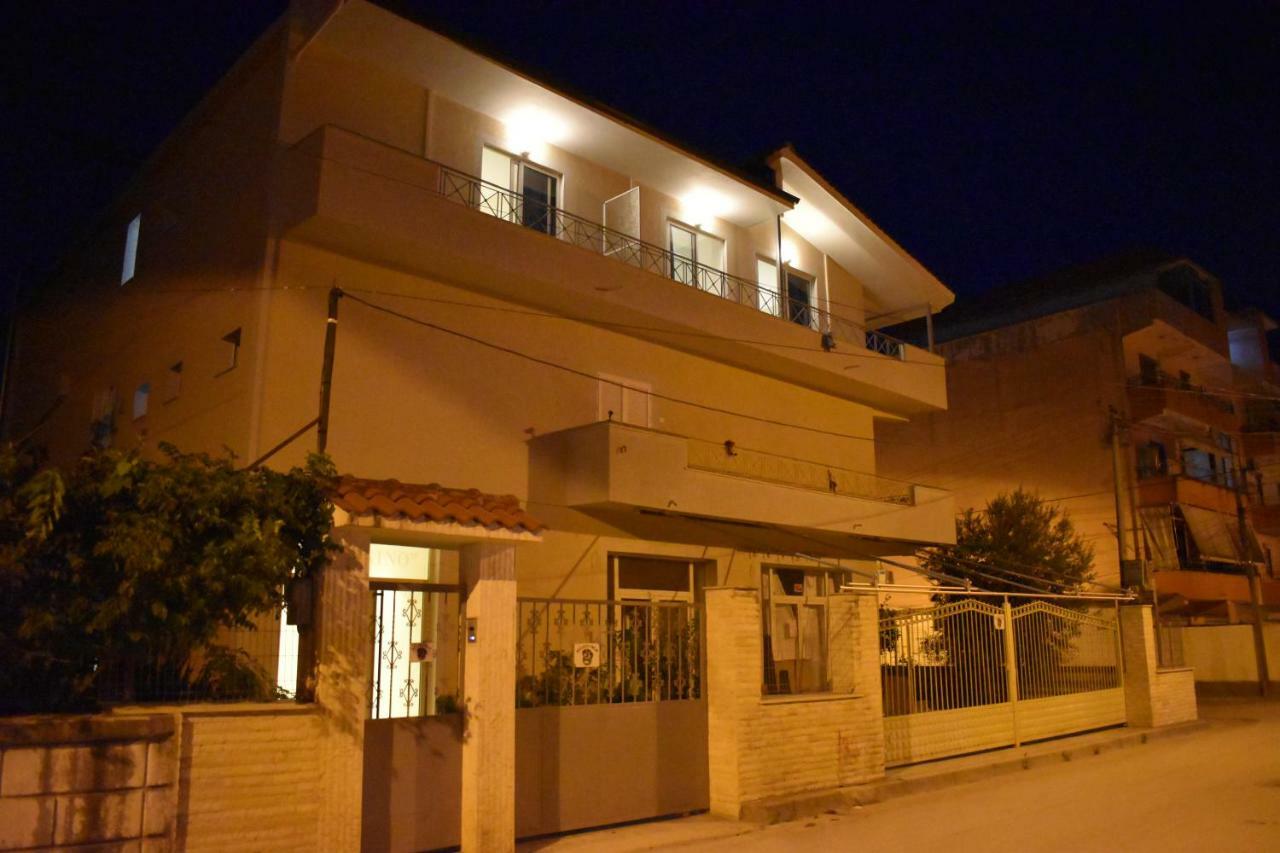 Hotel Vila Nino Berat Buitenkant foto