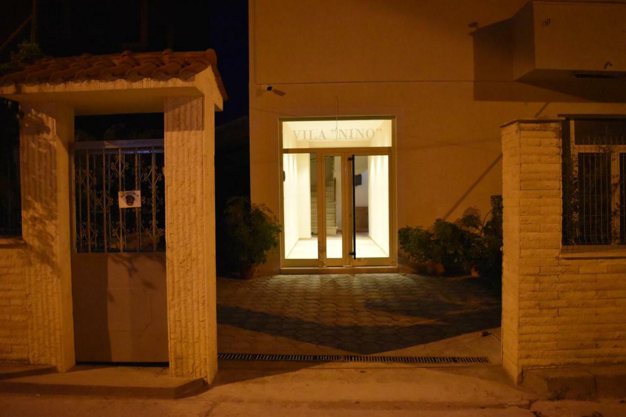 Hotel Vila Nino Berat Buitenkant foto
